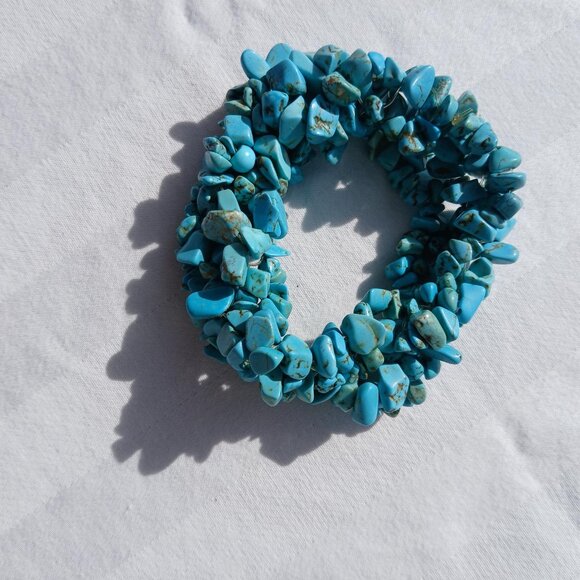 TURQUOISE CHIP 6-STRAND BRACELET - Picture 2 of 2